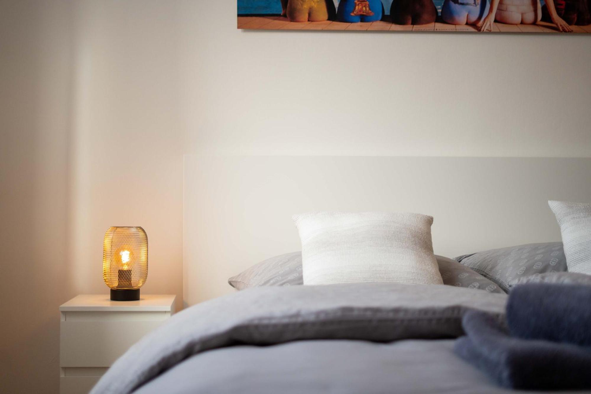Location Air-conditioned Apartment *