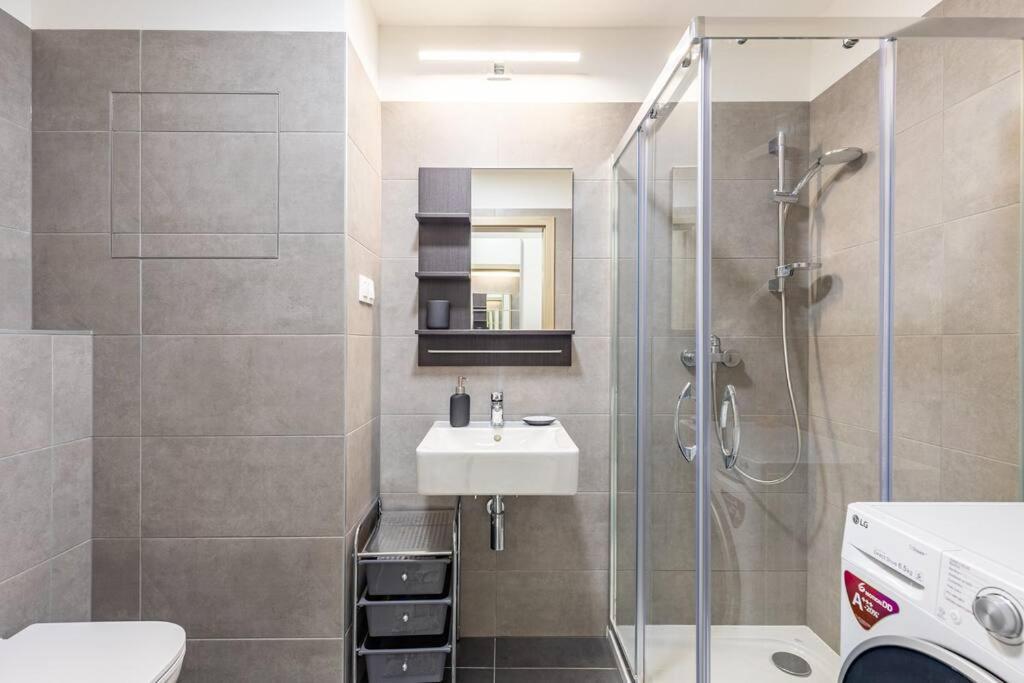 : Sporty Serenity Apartment *