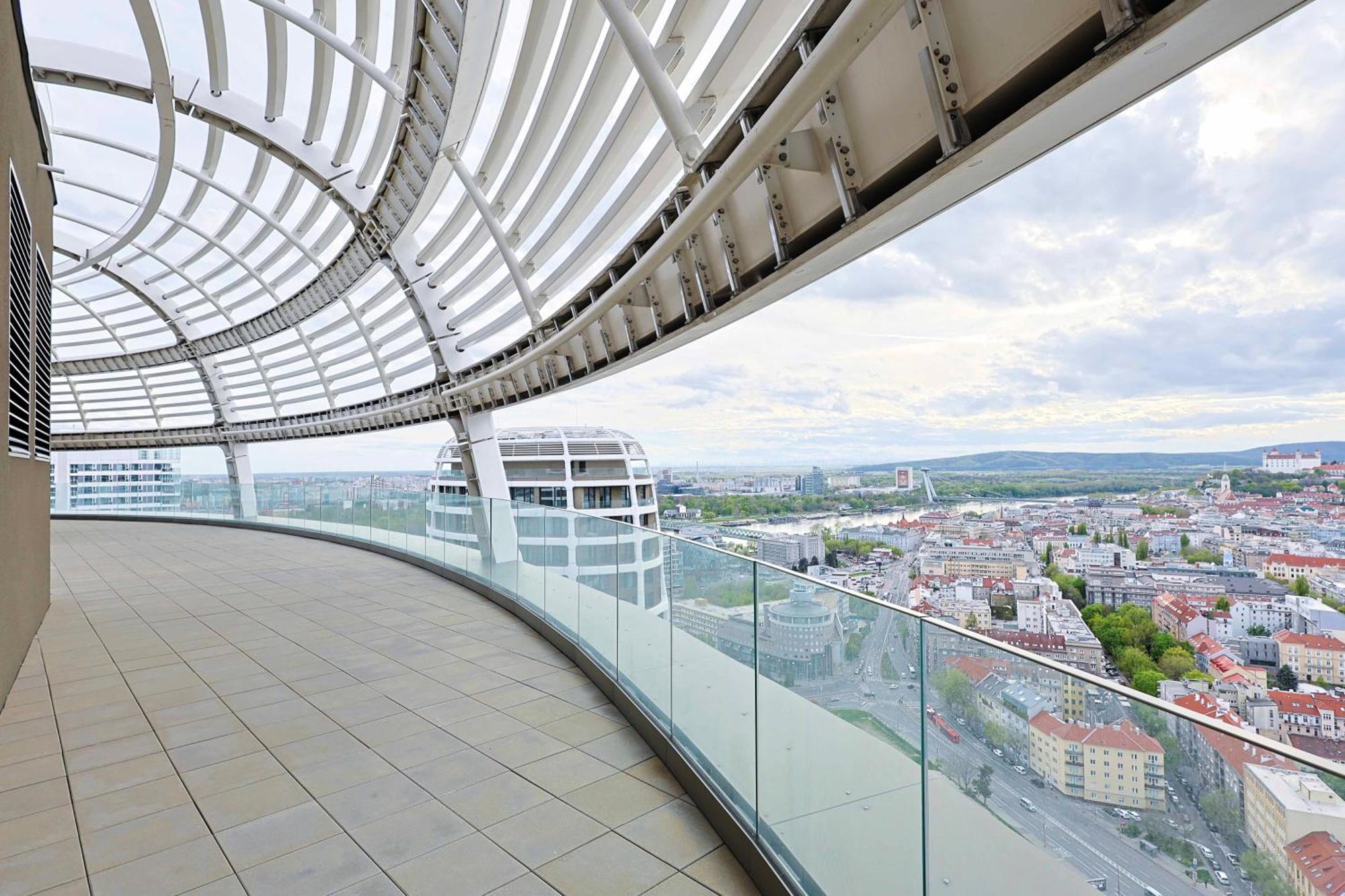 Apartment Sky Park Tower 2, Luxury With Free Parking *
