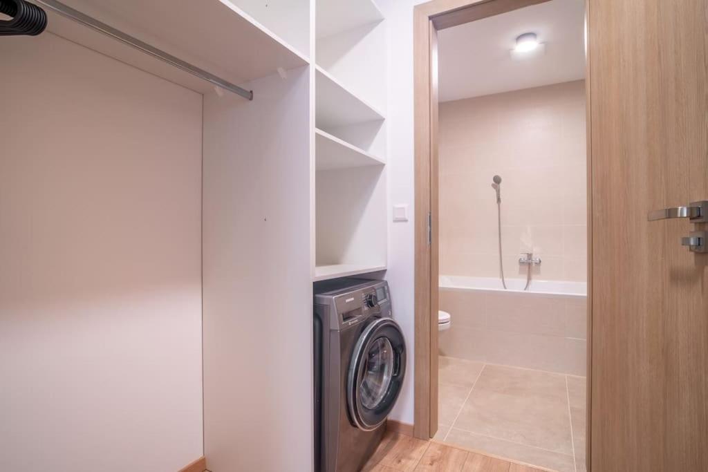 Patronka - Stylish With A Spacious Terrace Apartment