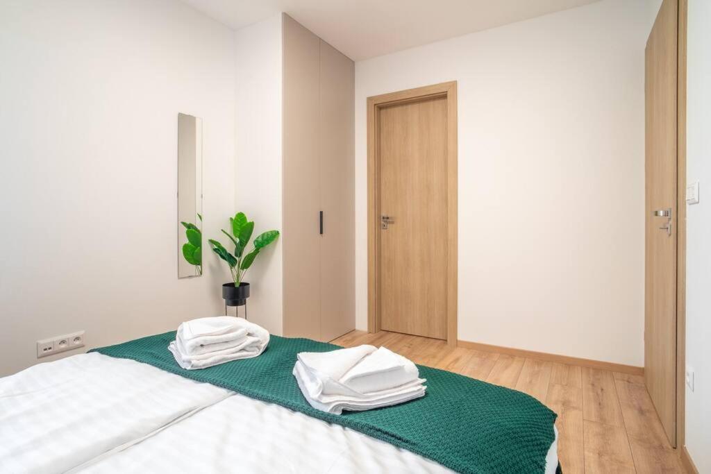Patronka - Stylish With A Spacious Terrace
