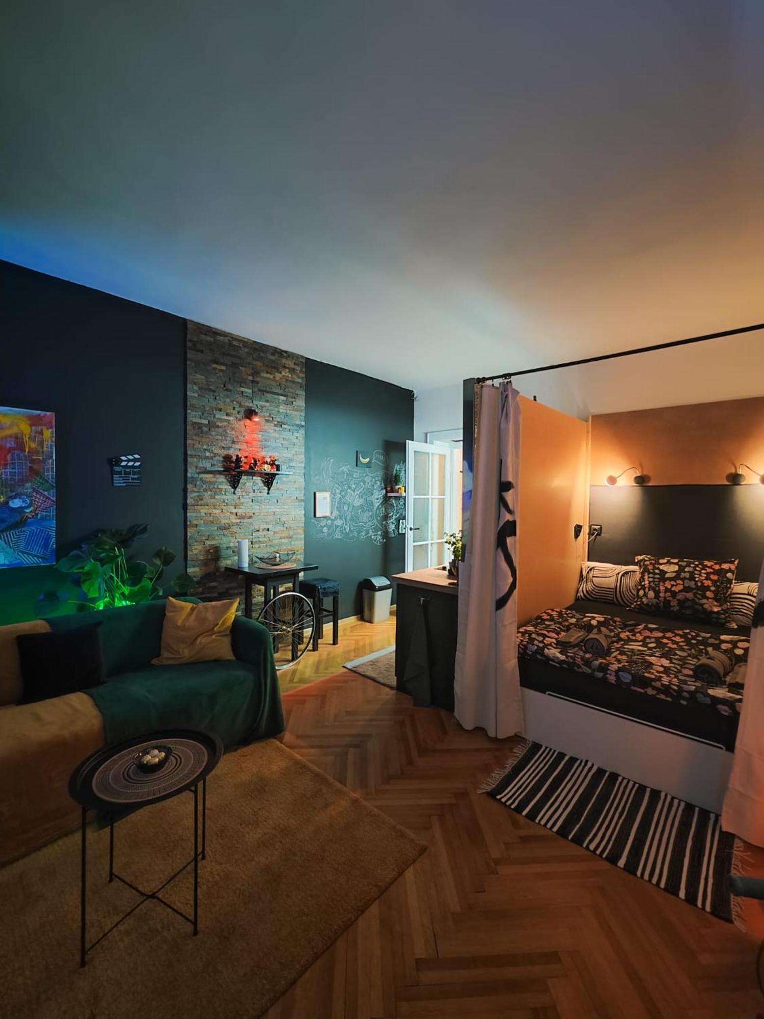 Central Quirky Apartment