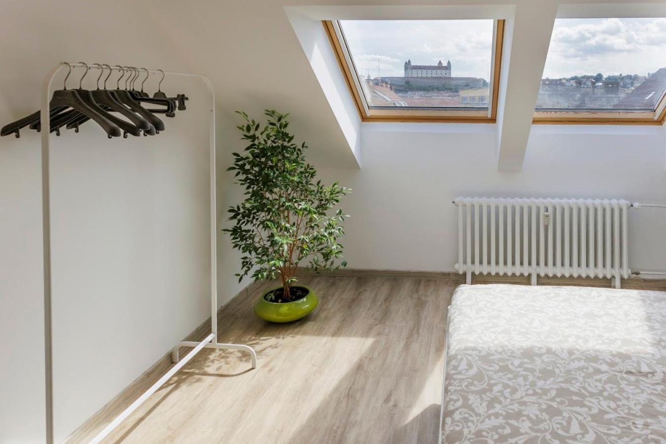 Queen Flat In Old Town With Castle View Apartmán