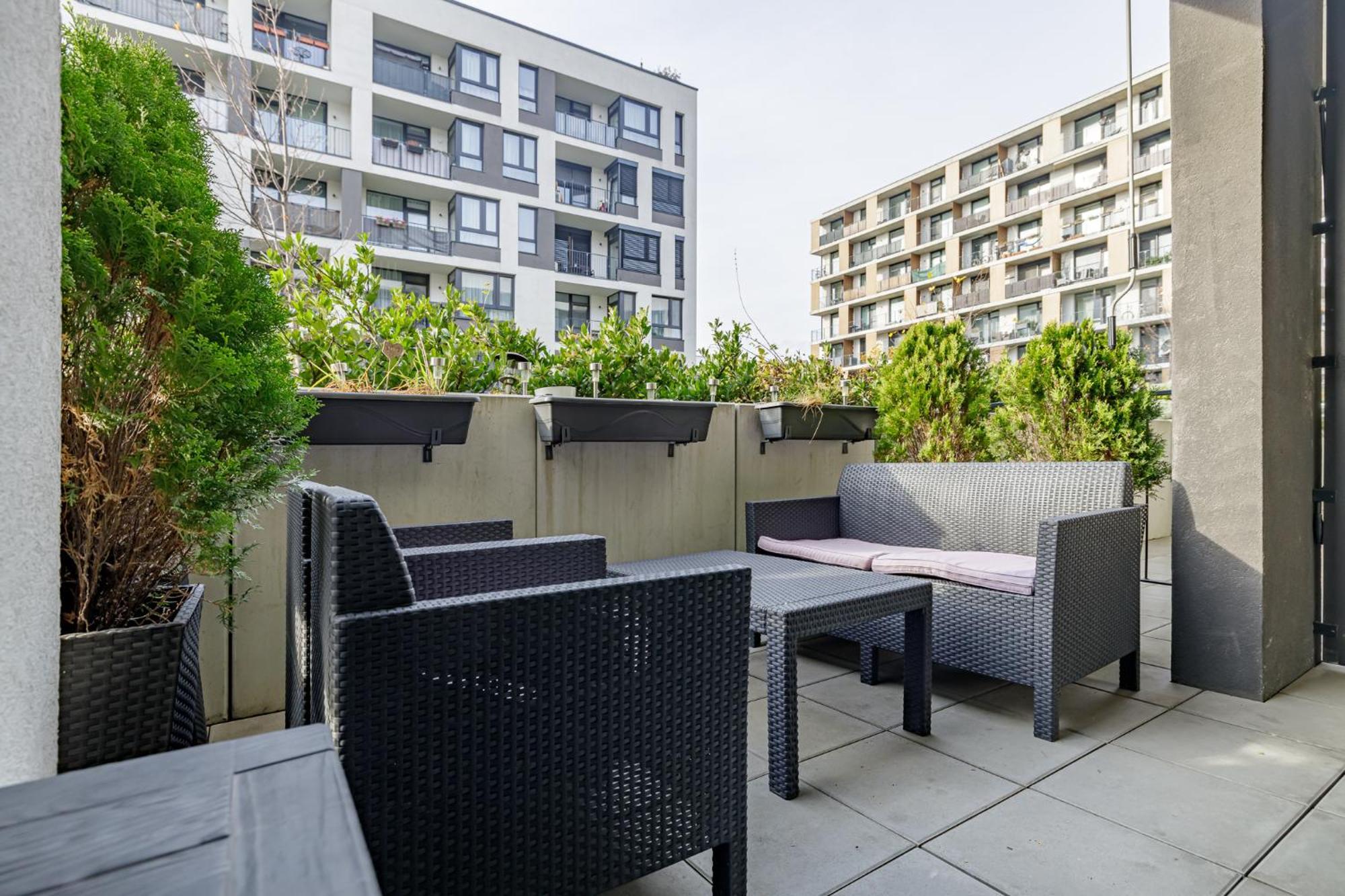 Ahoj Park, Terrace Vibes Studio, Private Parking Apartment *