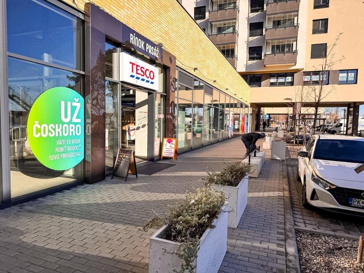 Apartment 555 New & Fully Equipped With Free Garage Bratislava