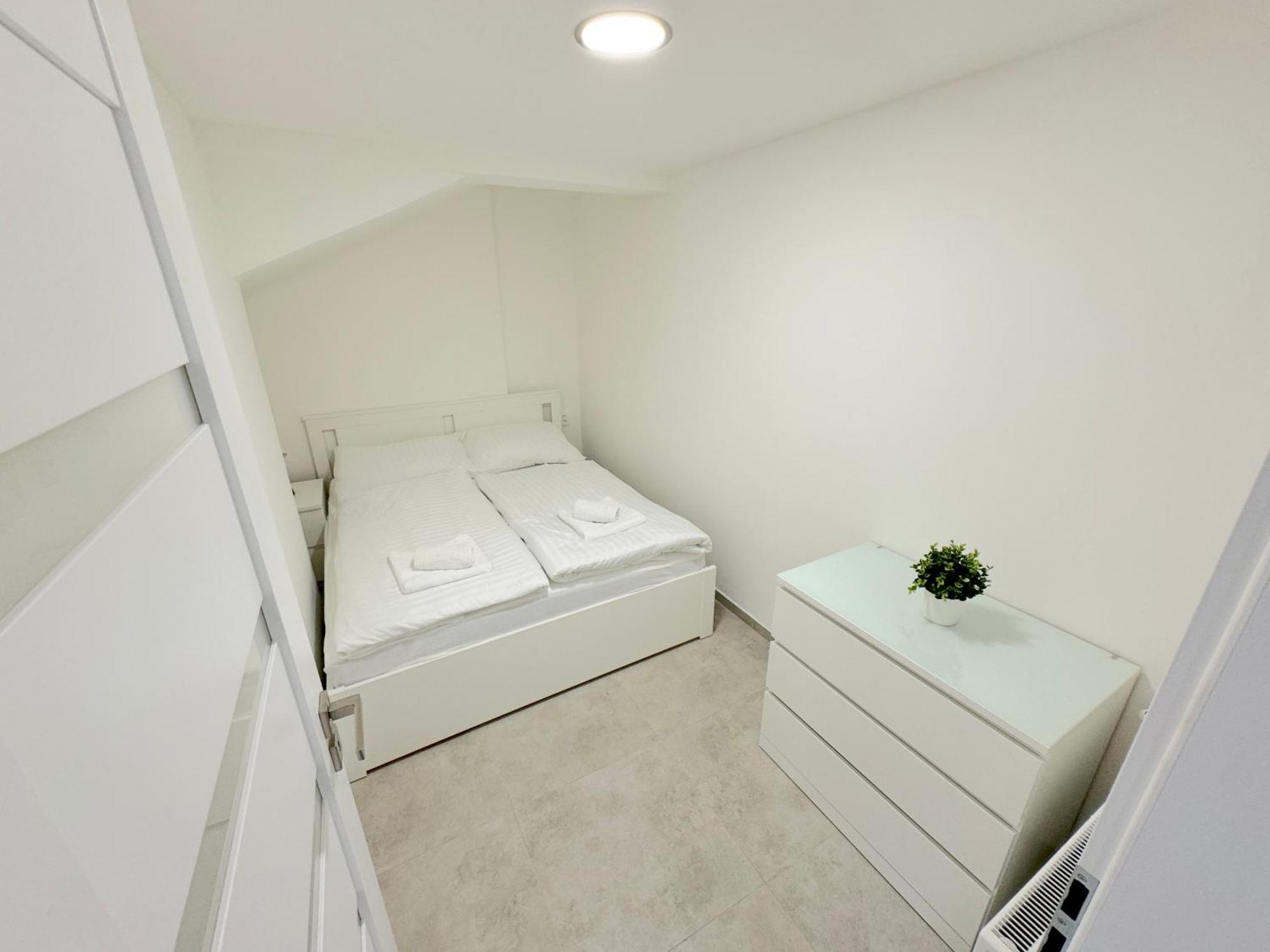 Apartment Krasny - 2 V Srdci Centra Bratislava
