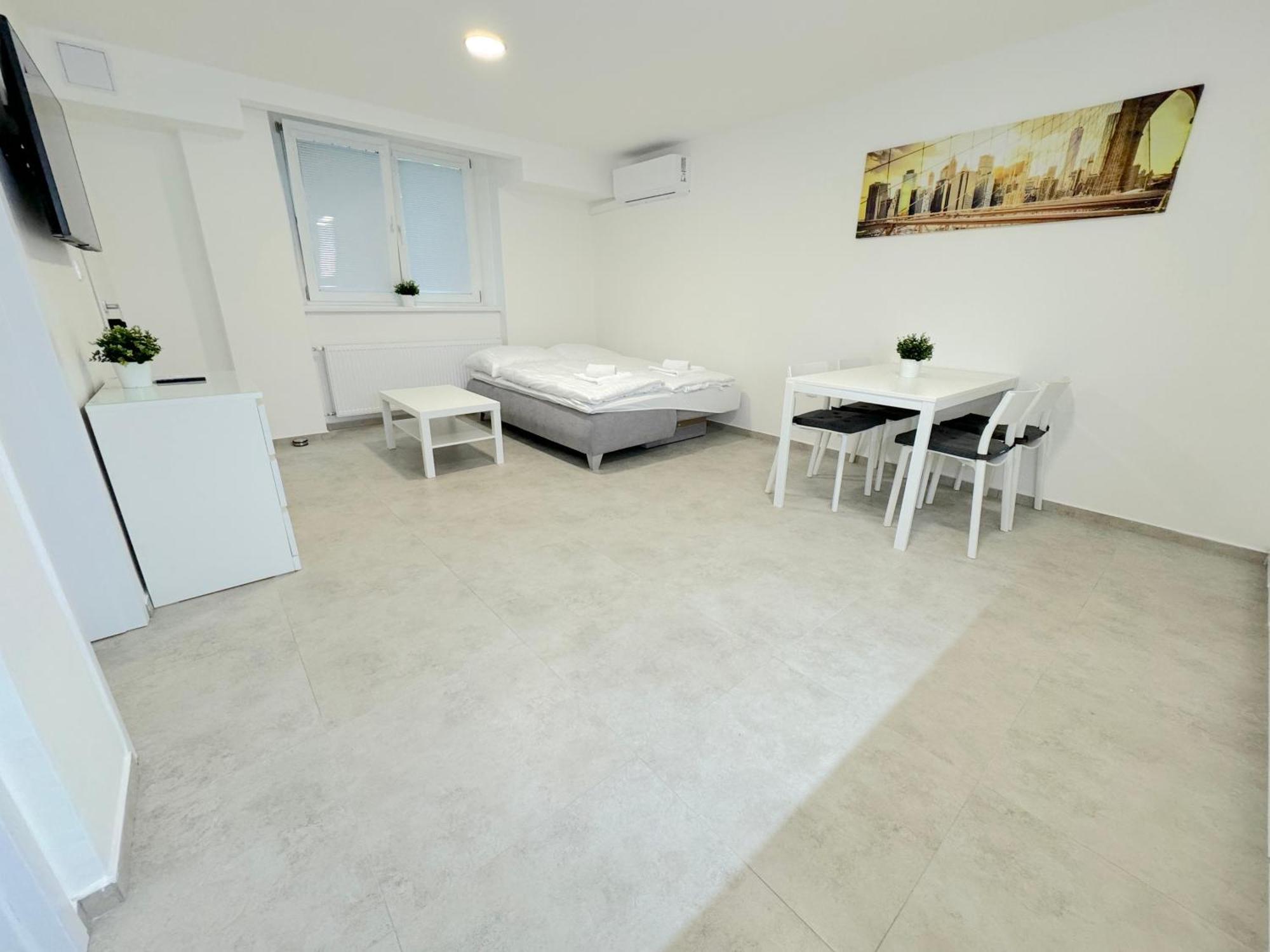 Krasny - 2 V Srdci Centra Apartment Bratislava