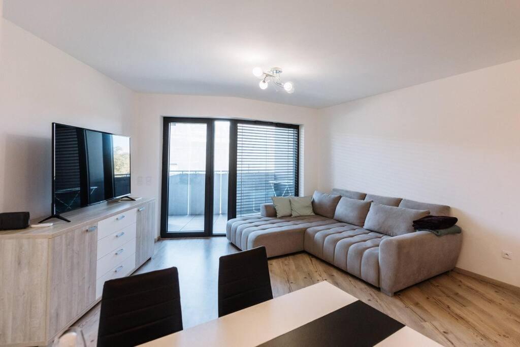 Miracle Apartment *