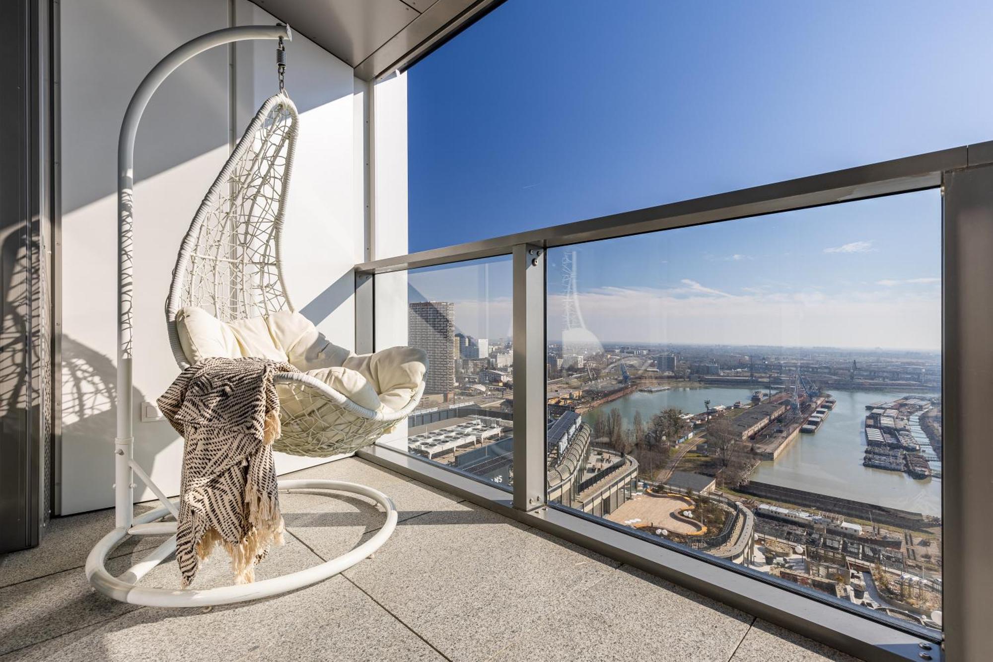 Eurovea Tower Retreat *