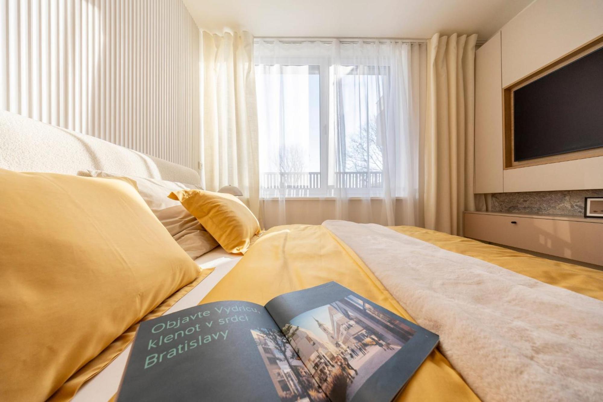 Apartment Under Castle Near Danube