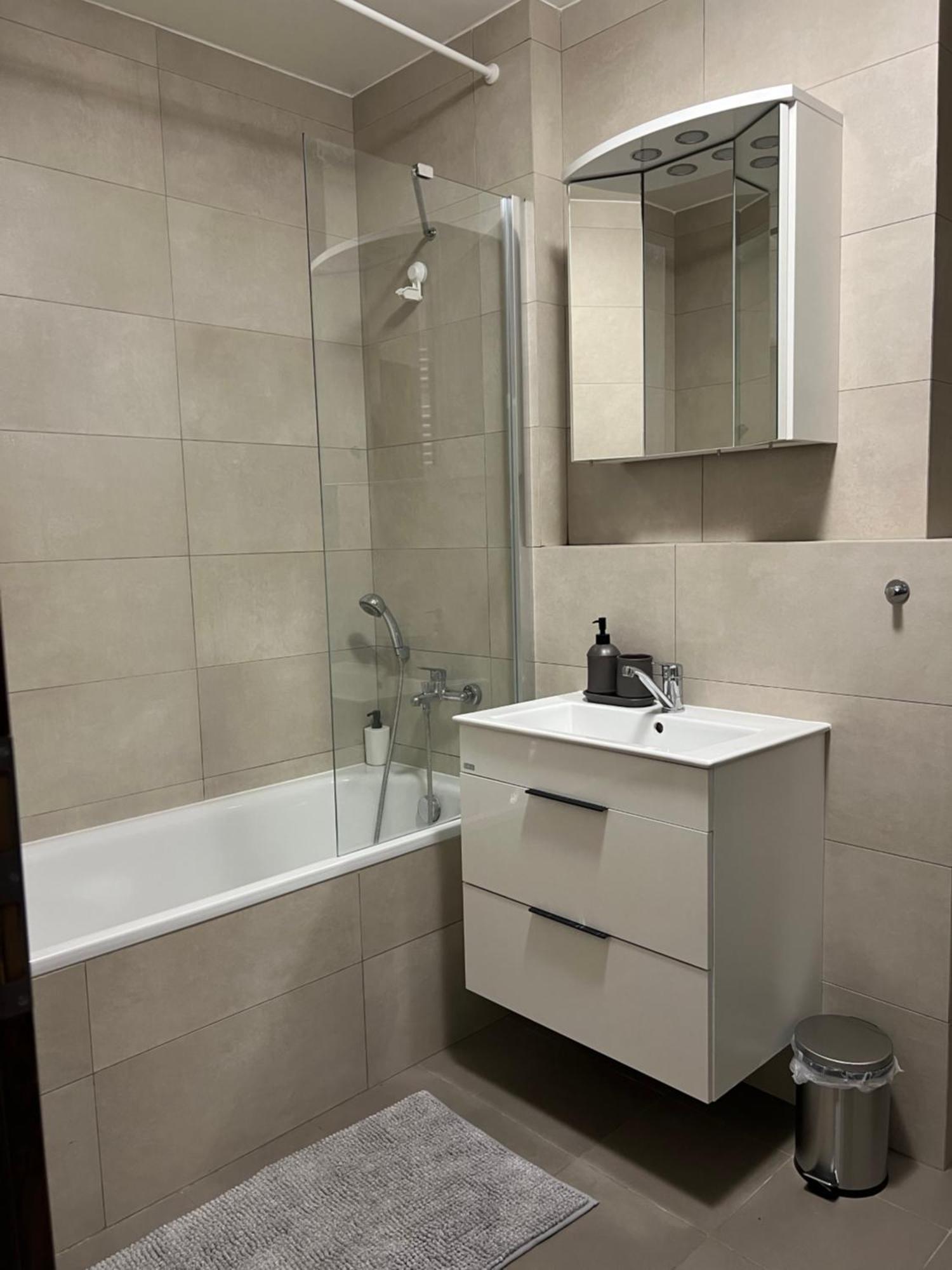 Elegant Escape Ii - Centre Apartment