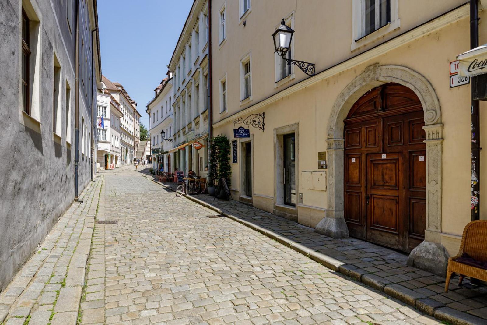 Apartment Klariska Near Michael's Gate
