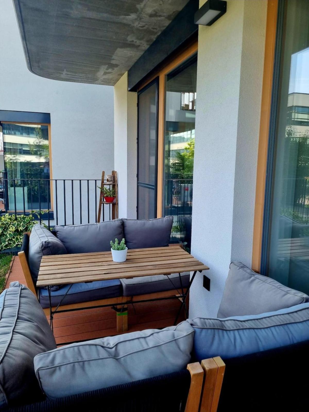 With Terrace And Free Parking Apartment