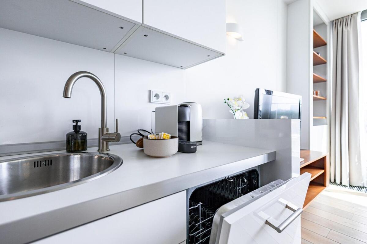 Adm Promenade - Parking Apartment Bratislava