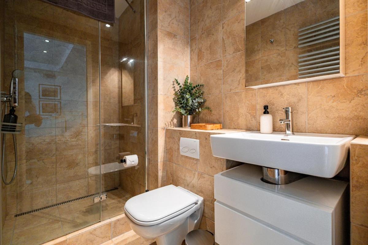 Adm Promenade - Parking Apartment *