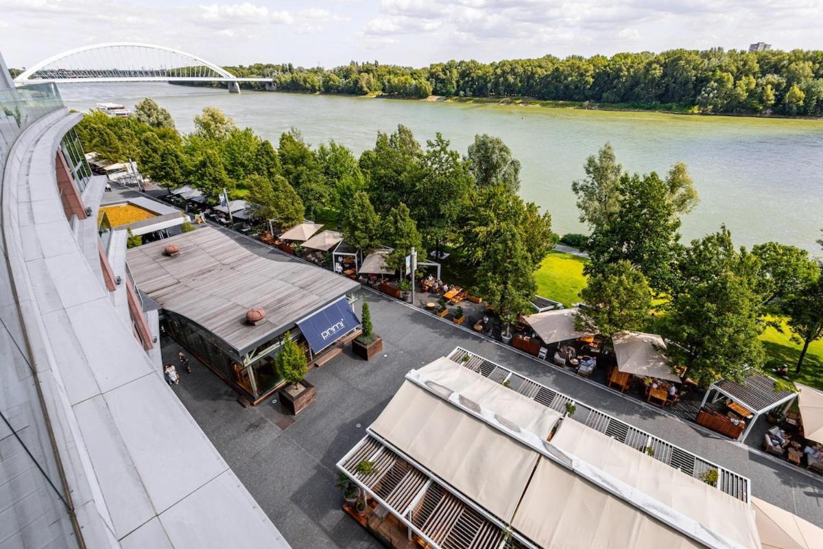 Adm Promenade - Parking Apartment Bratislava