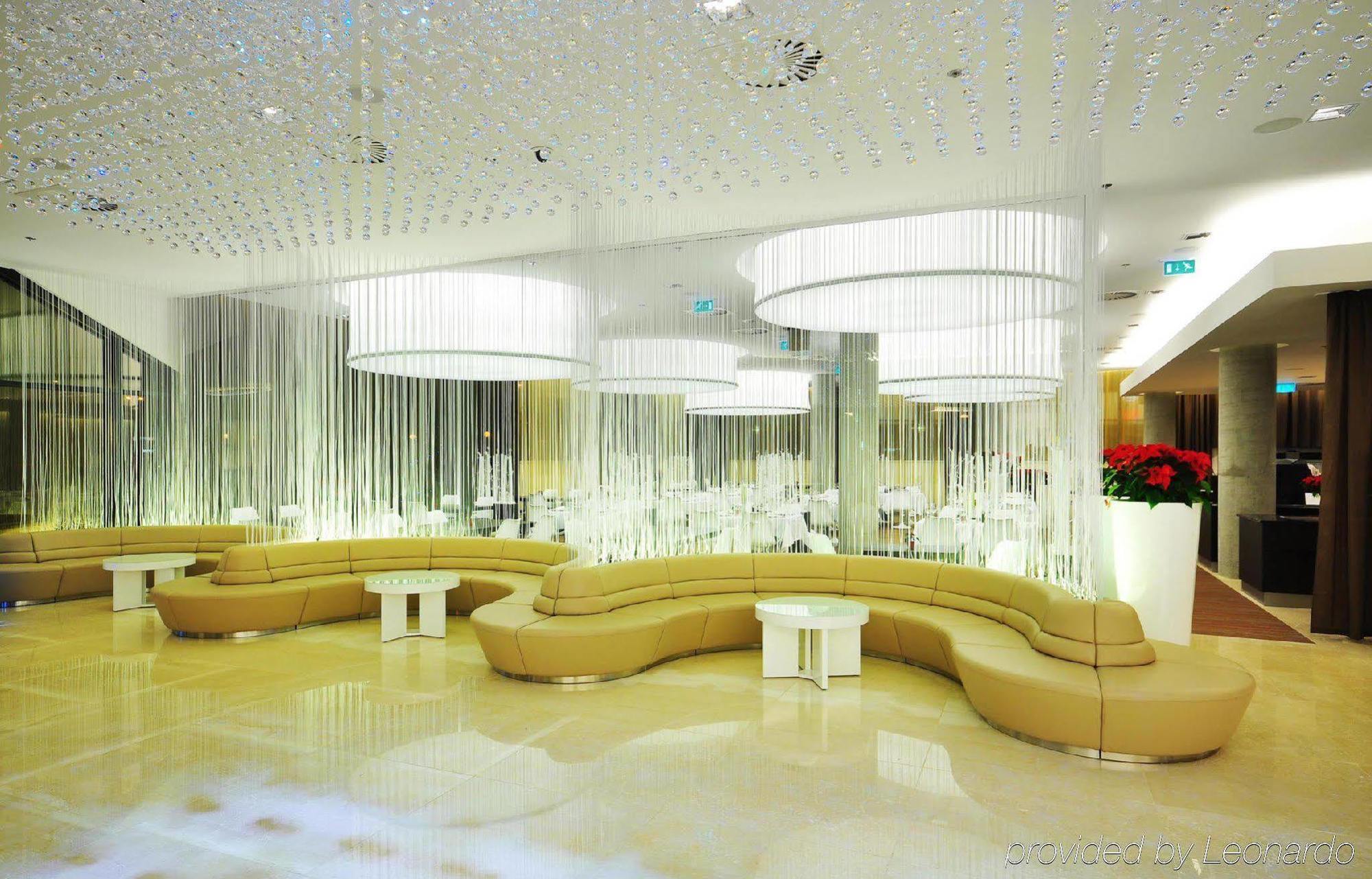 Nh Gate One 4*