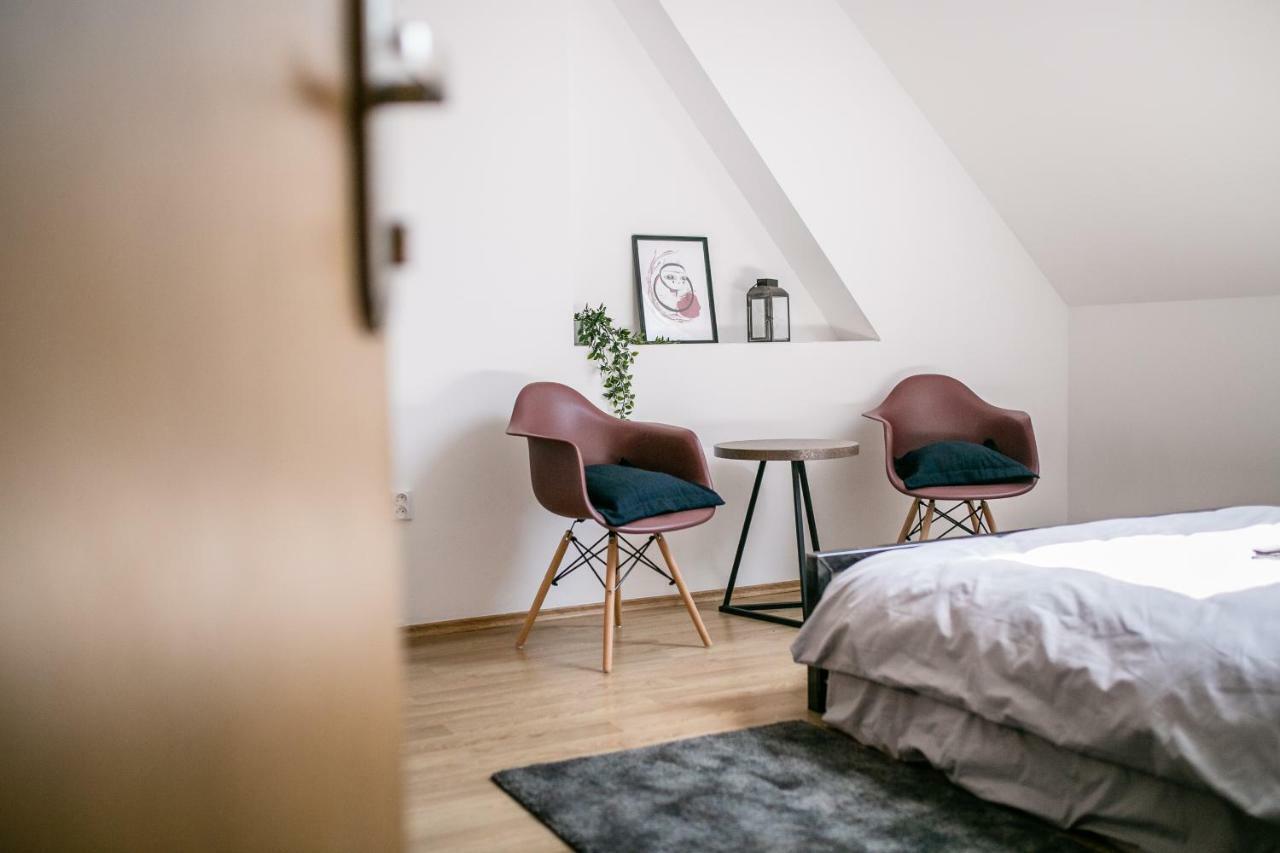Schoendorf - Virtual Reception Hostel Bratislava