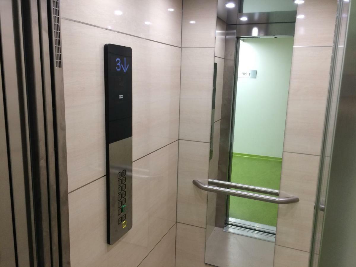 Elegant Mileticova, Free Parking Apartment Bratislava