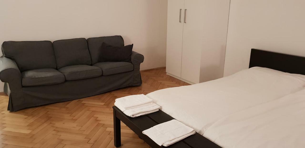 Apartment Six Senses - Luxury And Bratislava