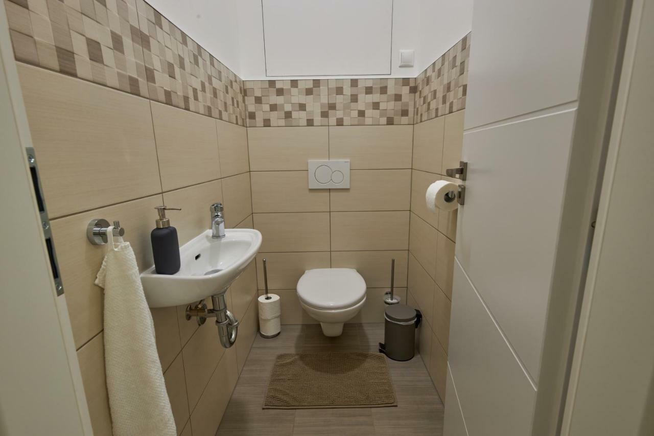 Le Monde - Amazing 5bdr In Downtown Bratislava
