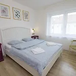 Central Apartment - Folk District