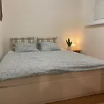 Cozy Self Check-In Apartment In Vibrant Ruzinov Area, Komarnicka 42, Bratislava
