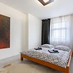 Bnb Sk Zamocka Artist Apartment