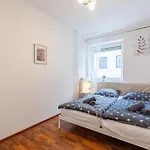 Cityserenity Rustic Apartment