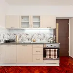 Cityserenity Rustic Apartment