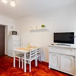 Cityserenity Rustic Apartment