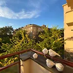 Urban Jungle By Zoom Apartments
