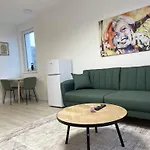 Skynest A204