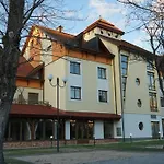 Luxusny Apartman Pri Jazere - Free Parking