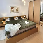 Apartment Tina - Old Town, Ac, Free Private Parking