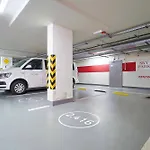 Sky Park Tower 2, Luxury Apartment With Free Parking