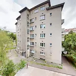 Urban Haven In City Center With Free Parking