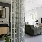 Urban Haven In City Center With Free Parking