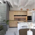 Urban Haven In City Center With Free Parking