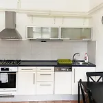 Big Apartment In City Center & Private Parking