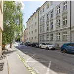 Bnb Historical Hideaway Apartment