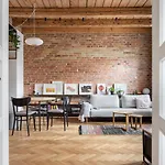 Minimalist Oldtown Flat