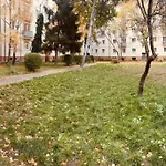 Priestranny Apartman- S Vynikajucou Dostupnostou