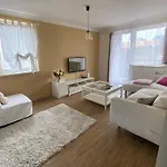 Bagra Apartment, 1-4 Guests, Free Parking & Wifi, 10 Min From Downtown