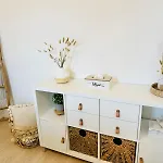 Cozy And Unique Apartment Near Train Station