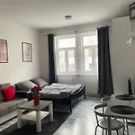 Tiffany Apartment In The City Center