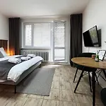 New Cozy Studio, Ac & Free Private Parking