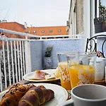 Studio Old Town W Balcony Only 5 Min Danube River