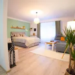 Cozy Little Apartment In Old Tw