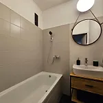 Apartmen Karlove 3 Rooms Free Parking, Family Friendly, Near Center